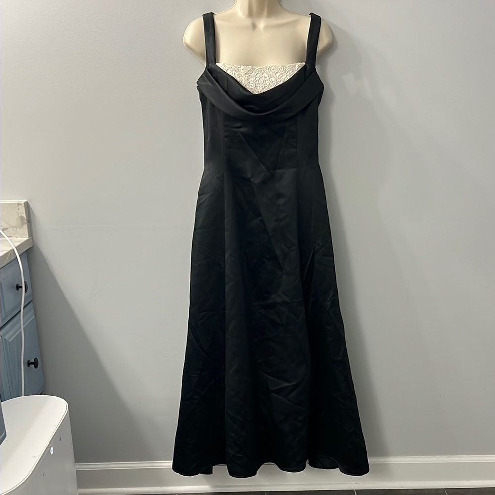 Vintage Scott McClintock Black Satin White Lace Chest Sleeveless Full Dress 10